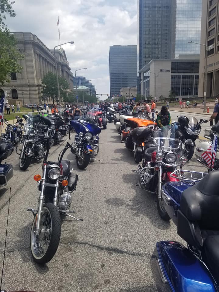 Back the blue ride: 500 bikers roll out to support police